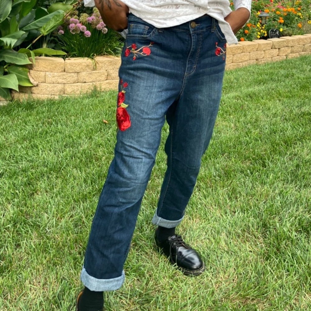 Vintage Floral Denim Jeans 👖🌹